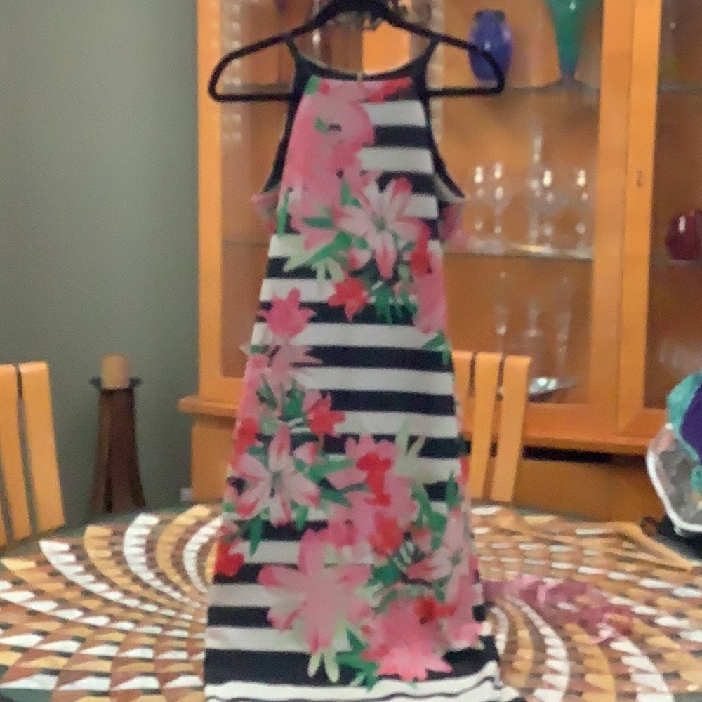 A beautiful Vince Camuto garden dress